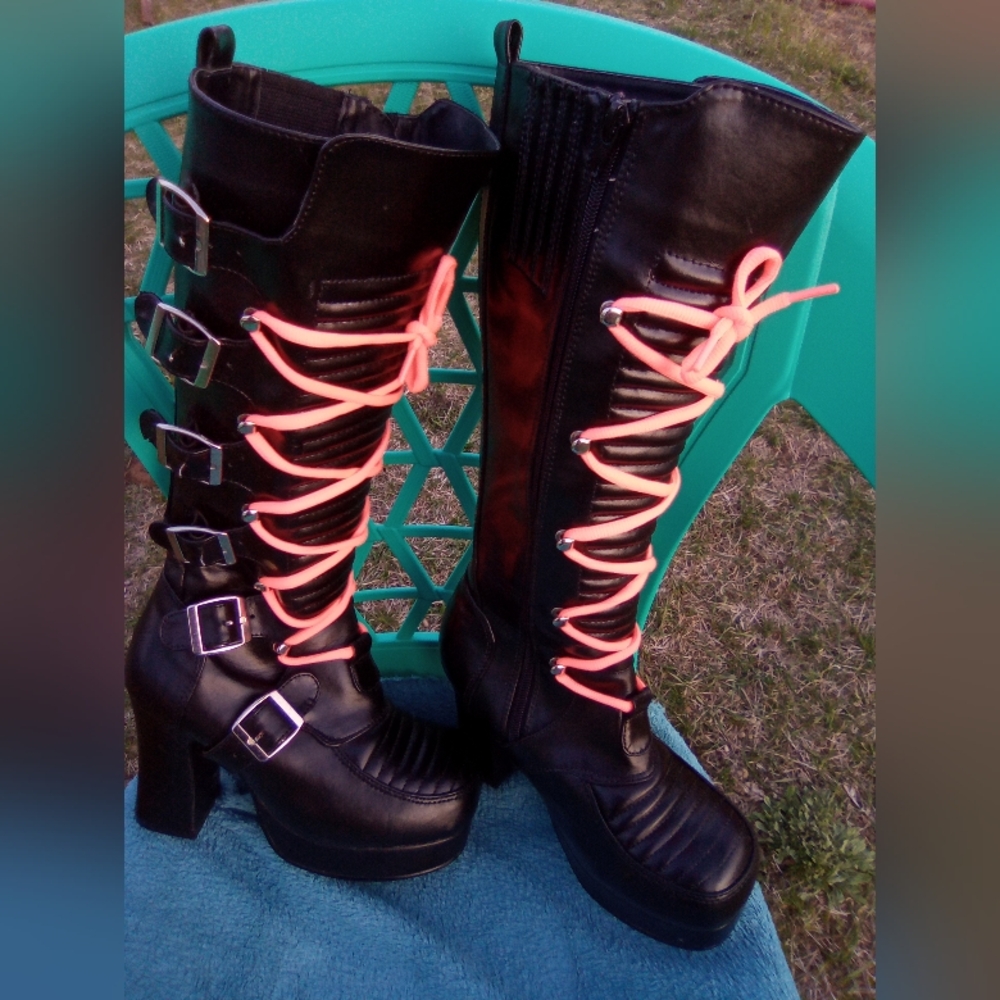 Demonia Gothika 200 Knee High Boots Size 7 Lace Up Buckled Zippered (has flaws)